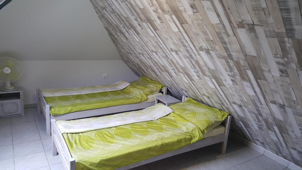Illaberek Apartmanok Hajdúszoboszló Exterior foto