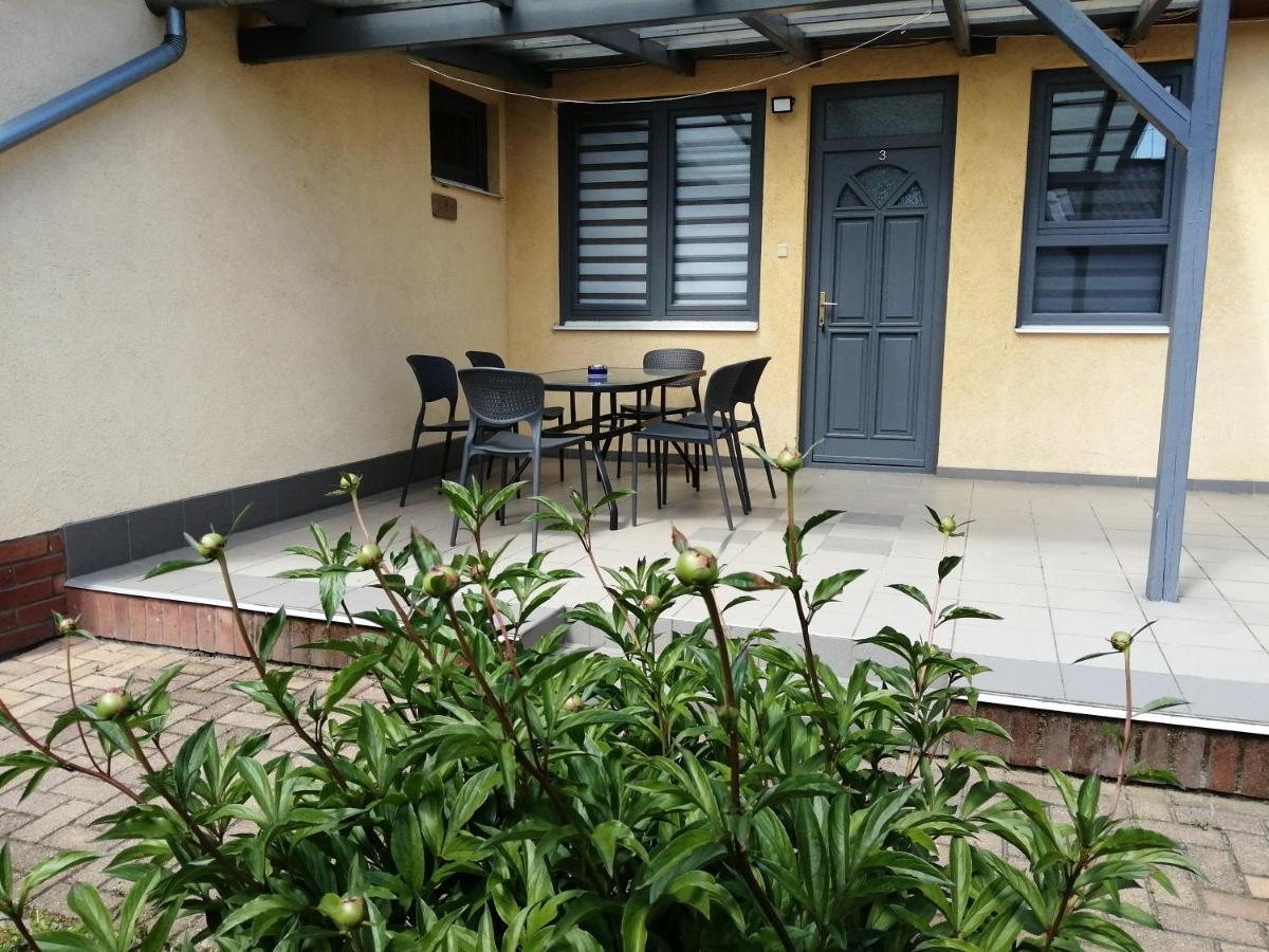 Illaberek Apartmanok Hajdúszoboszló Exterior foto