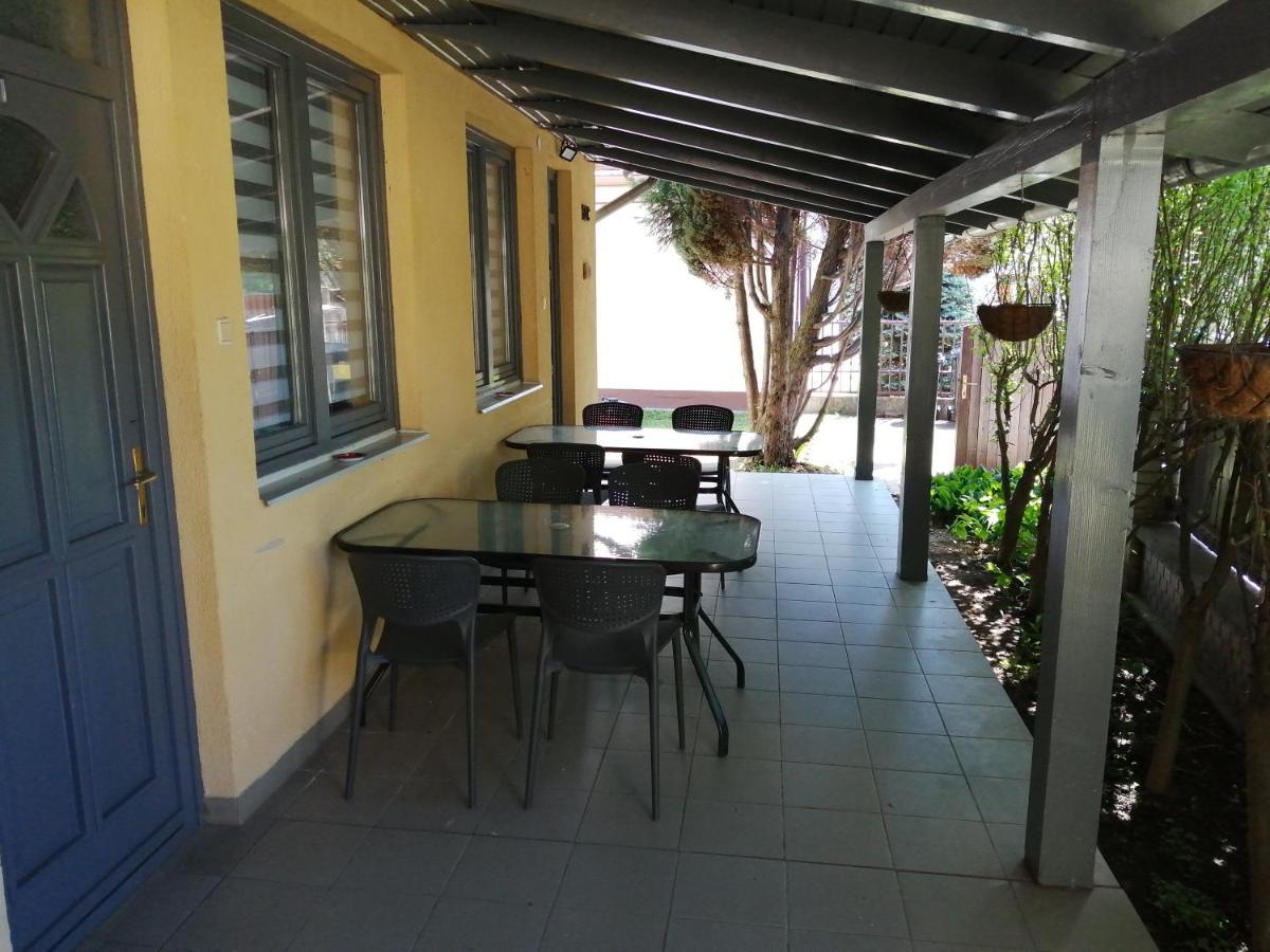 Illaberek Apartmanok Hajdúszoboszló Exterior foto
