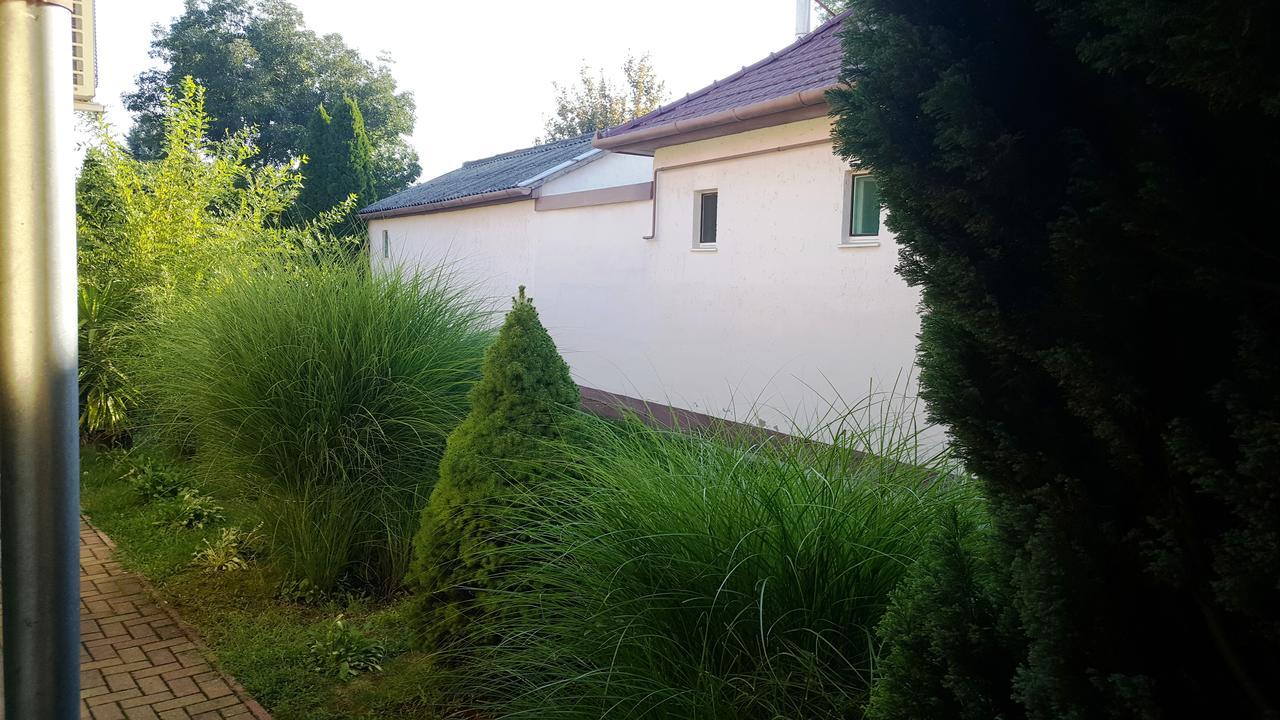 Illaberek Apartmanok Hajdúszoboszló Exterior foto